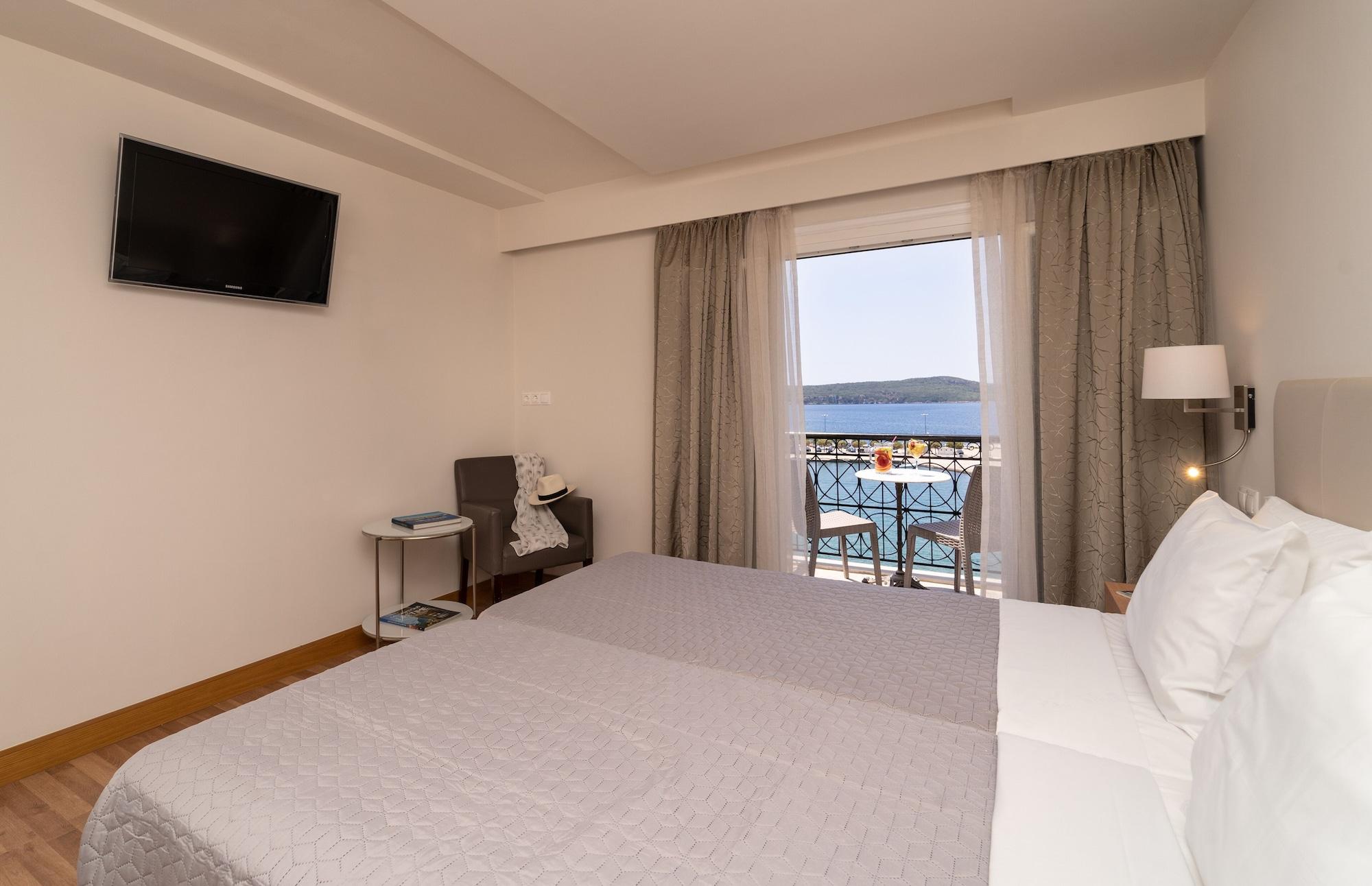 Karalis City Hotel Pylos Ngoại thất bức ảnh